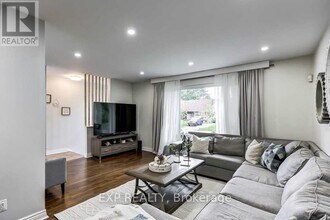 72 Billington Crescent in Toronto, ON - Building Photo - Building Photo