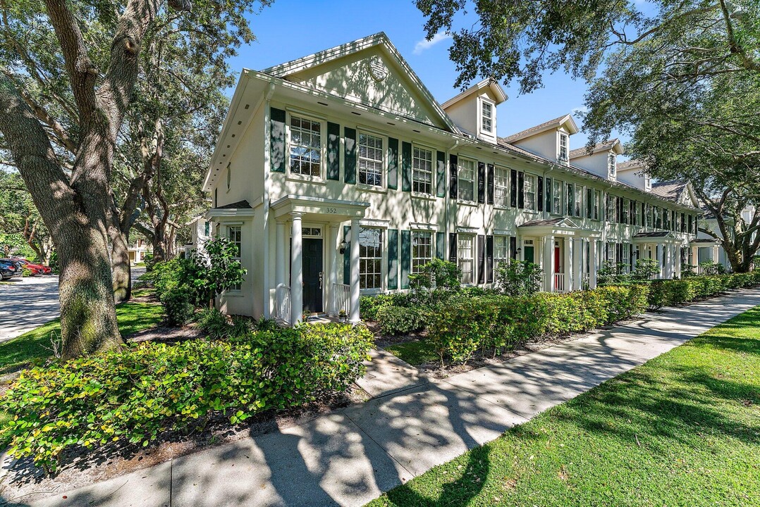 352 Legare Ct in Jupiter, FL - Foto de edificio