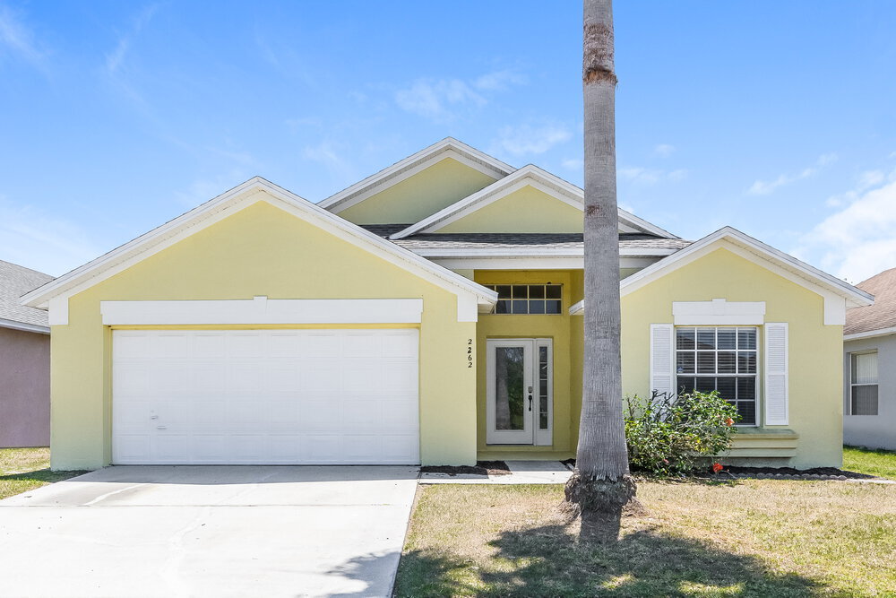 2262 Mallard Creek Cir in Kissimmee, FL - Building Photo