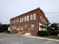 601 Chapel Ave W in Cherry Hill, NJ - Foto de edificio - Building Photo