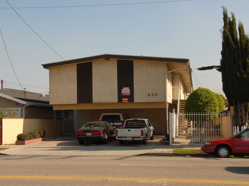 820 Broad St. in Wilmington, CA - Foto de edificio