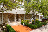 Bayview Condominiums in Miami Beach, FL - Foto de edificio - Building Photo