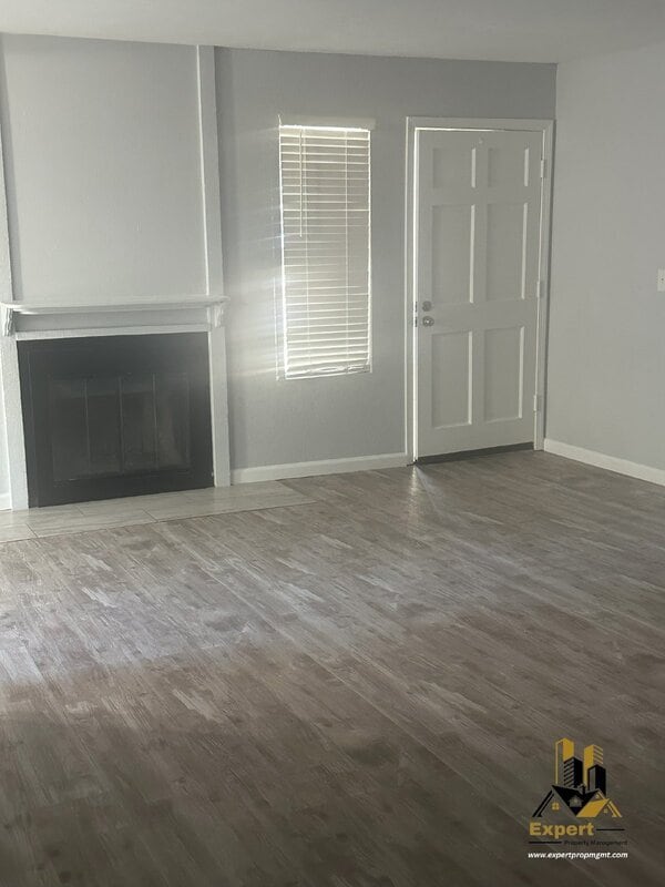 6420 Denton Way in Citrus Heights, CA - Foto de edificio - Building Photo