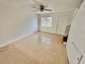 12026 Tift Cir in Orlando, FL - Building Photo - Building Photo