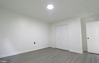 511 Corinthian Ave in Essington, PA - Building Photo - Building Photo