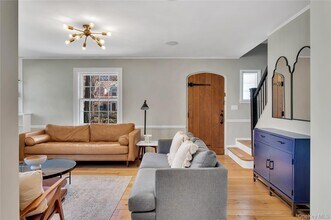 53 Sheldrake Ave in Larchmont, NY - Building Photo - Building Photo