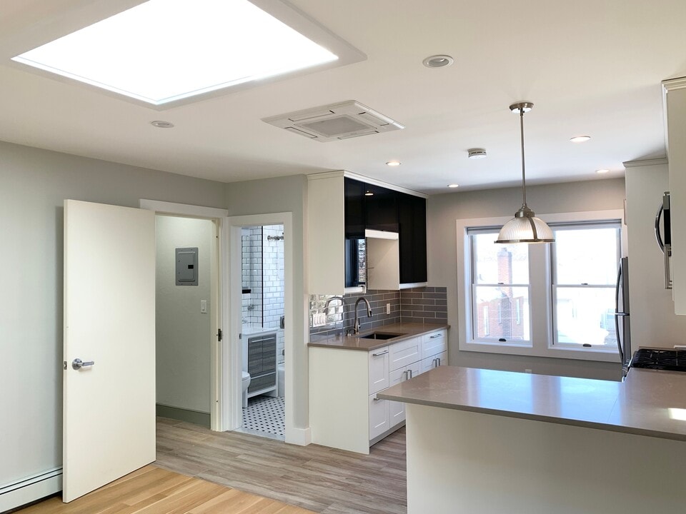 99-07 Ascan Ave in Queens, NY - Building Photo