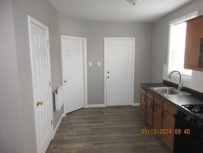 2101 S Calhoun St, Unit Apt 102 in Fort Wayne, IN - Building Photo - Building Photo