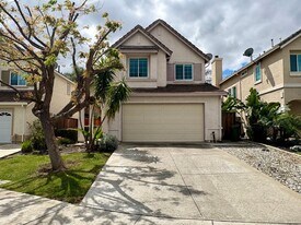 1040 Twinbridge Ct in Brentwood, CA - Building Photo