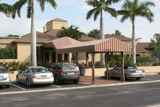 The Club At Feathersound in Clearwater, FL - Building Photo - Building Photo