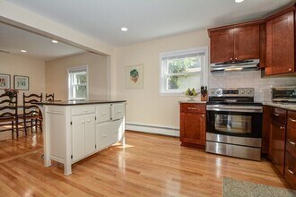 30 Beecher Pl in Newton, MA - Building Photo - Building Photo