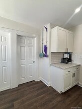 44 Henry St in Kings Park, NY - Building Photo - Building Photo