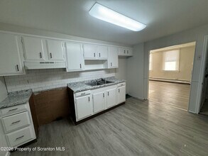 513 Oak St in Old Forge, PA - Building Photo - Building Photo