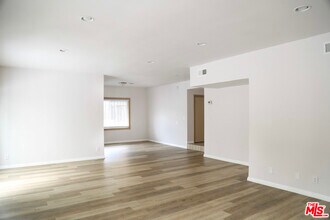 628 Huntley Dr-Unit -3 in West Hollywood, CA - Building Photo - Building Photo