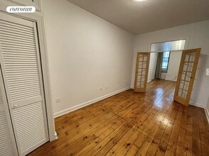 320 W 47th St in New York, NY - Building Photo - Building Photo