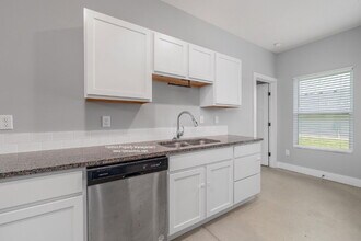 2114 S Thatcher Ct in Wichita, KS - Building Photo - Building Photo