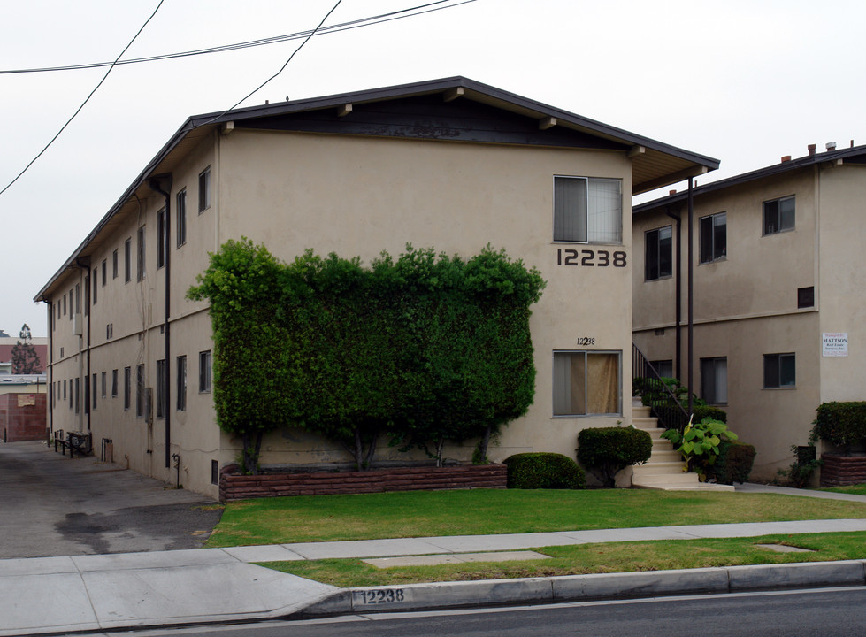 12238 Grevillea Ave in Hawthorne, CA - Building Photo