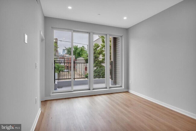 1625 W Thompson St in Philadelphia, PA - Building Photo - Building Photo