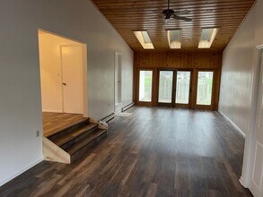 6582 Valley Dr in Bettendorf, IA - Building Photo - Building Photo