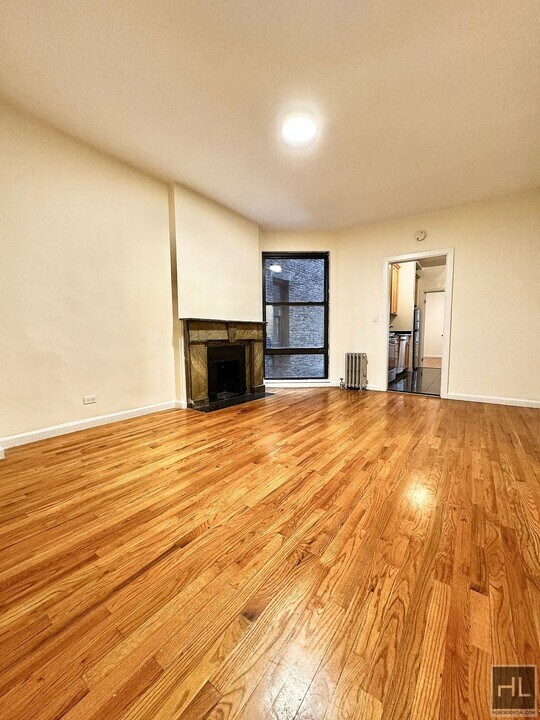 East 84th Street in New York, NY - Building Photo