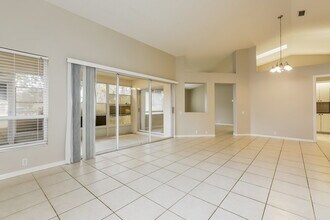 6615 Oakbrooke Cir in Bradenton, FL - Building Photo - Building Photo