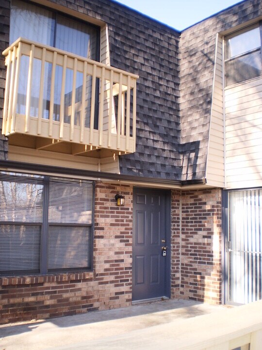 428 Cross Creek Ln in Knoxville, TN - Building Photo