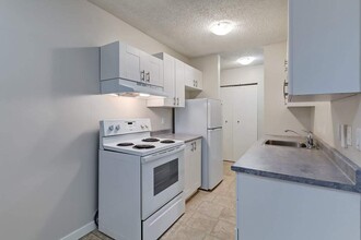 Princess Ann Apartments in Yorkton, SK - Building Photo - Building Photo