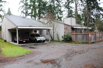 Kingsgate in Kirkland, WA - Building Photo - Building Photo