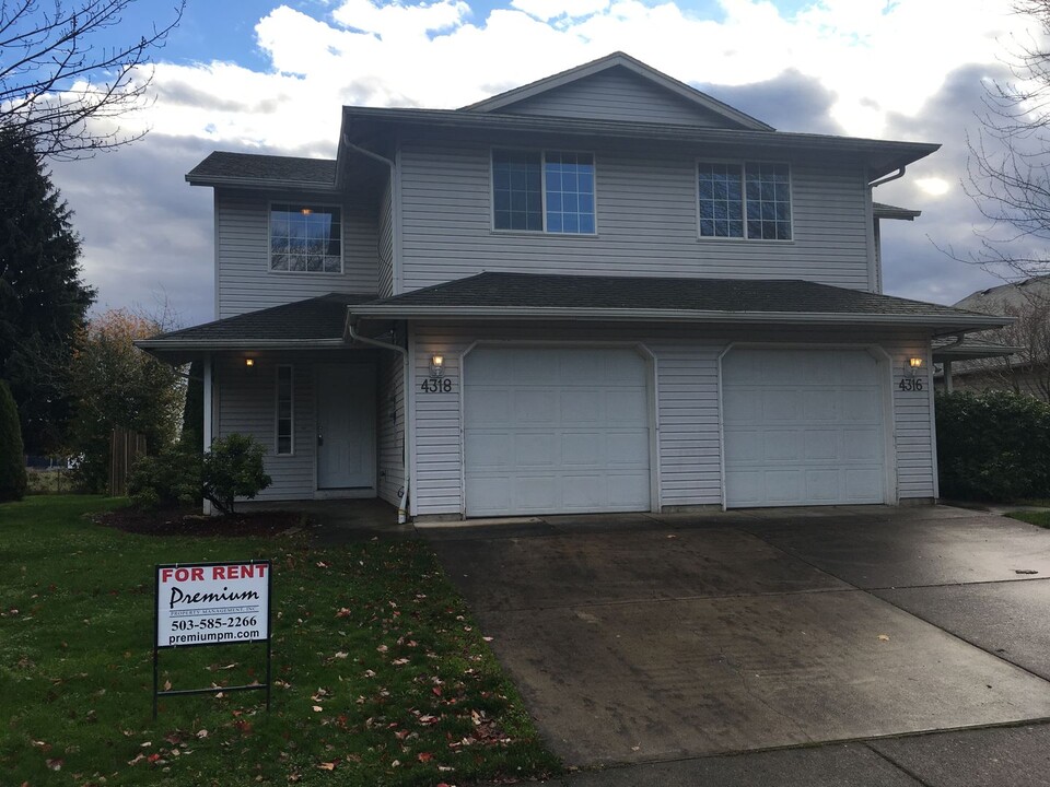 4326-4328-4328 Northside Dr NE in Keizer, OR - Building Photo