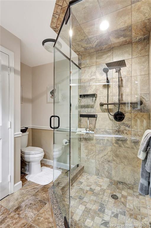 property at 150 SE Four Winds Dr