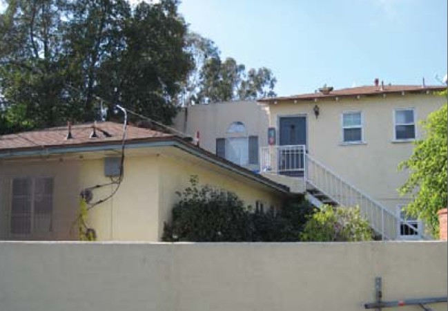 4 Units  + 1 Non-conforming in North Hollywood, CA - Building Photo - Building Photo