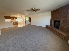 16869 Crestview Dr in Victorville, CA - Building Photo - Building Photo