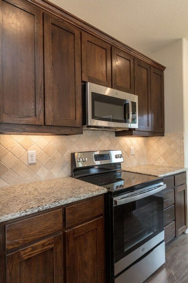 815 Jameson St in Weatherford, TX - Building Photo - Building Photo