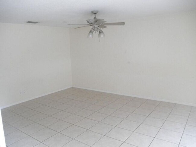 876 Summit Lake Dr in West Palm Beach, FL - Building Photo - Building Photo