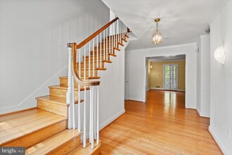 8300 Kerry Rd in Chevy Chase, MD - Building Photo - Building Photo