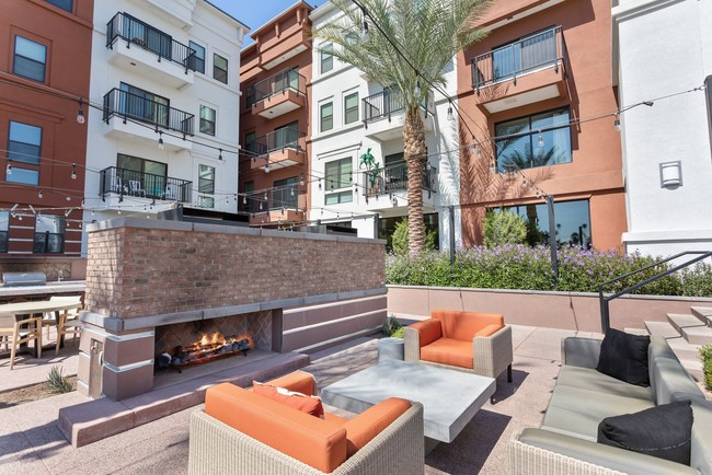 Summit at San Marcos in Chandler, AZ - Foto de edificio - Building Photo