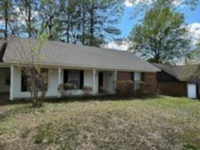 6641 Blue Spruce Dr in Southaven, MS - Foto de edificio - Building Photo