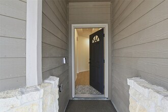 170 Rd 51022 in Cleveland, TX - Building Photo - Building Photo