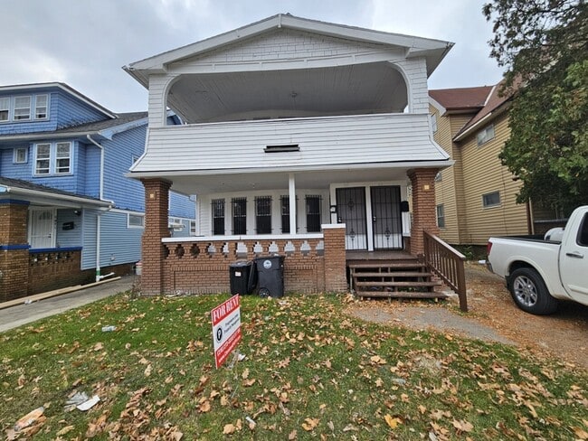 942 Eddy Rd in Cleveland, OH - Building Photo - Building Photo