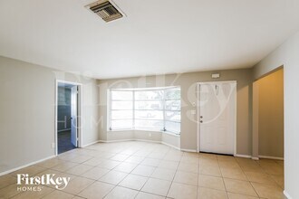 2621 NW 42nd Terrace in Lauderhill, FL - Foto de edificio - Building Photo