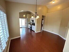 13452 W Berridge Ln in Litchfield Park, AZ - Foto de edificio - Building Photo