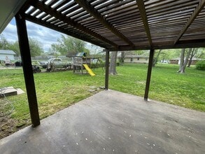 208 Park St in Nixa, MO - Building Photo - Building Photo