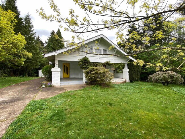 6465 SW Capitol Hwy in Portland, OR - Building Photo - Building Photo