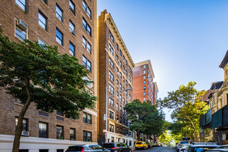 315 W 102nd St in New York, NY - Building Photo - Primary Photo