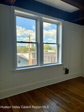711 Warren St in Hudson, NY - Building Photo - Building Photo