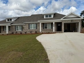 408 S Zetterower Ave in Statesboro, GA - Building Photo - Building Photo