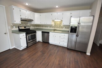 52401 Hollyhock Rd in South Bend, IN - Building Photo - Building Photo