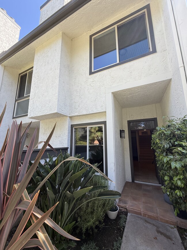 property at 17085 Palisades Cir