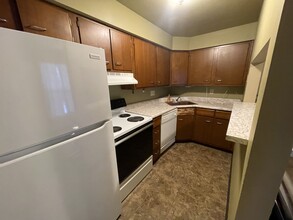 505 Devonshire Rd, Unit C in Washington, IL - Foto de edificio - Building Photo