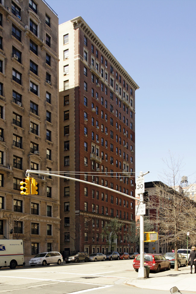 915 West End Ave in New York, NY - Foto de edificio - Building Photo